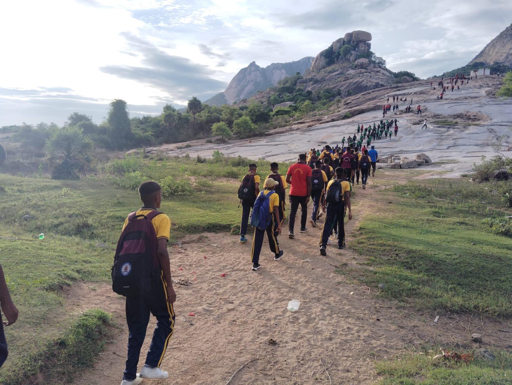 TREKKING (12)